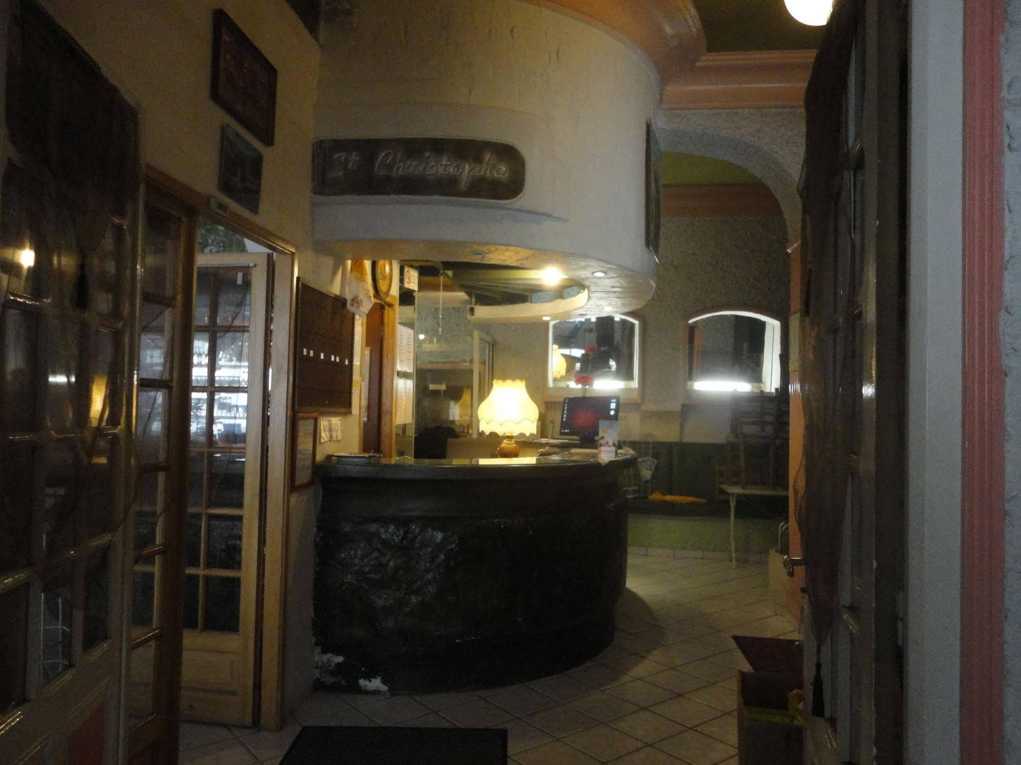 Hotel-Restaurant Le Saint Christophe ลูร์ด ภายนอก รูปภาพ